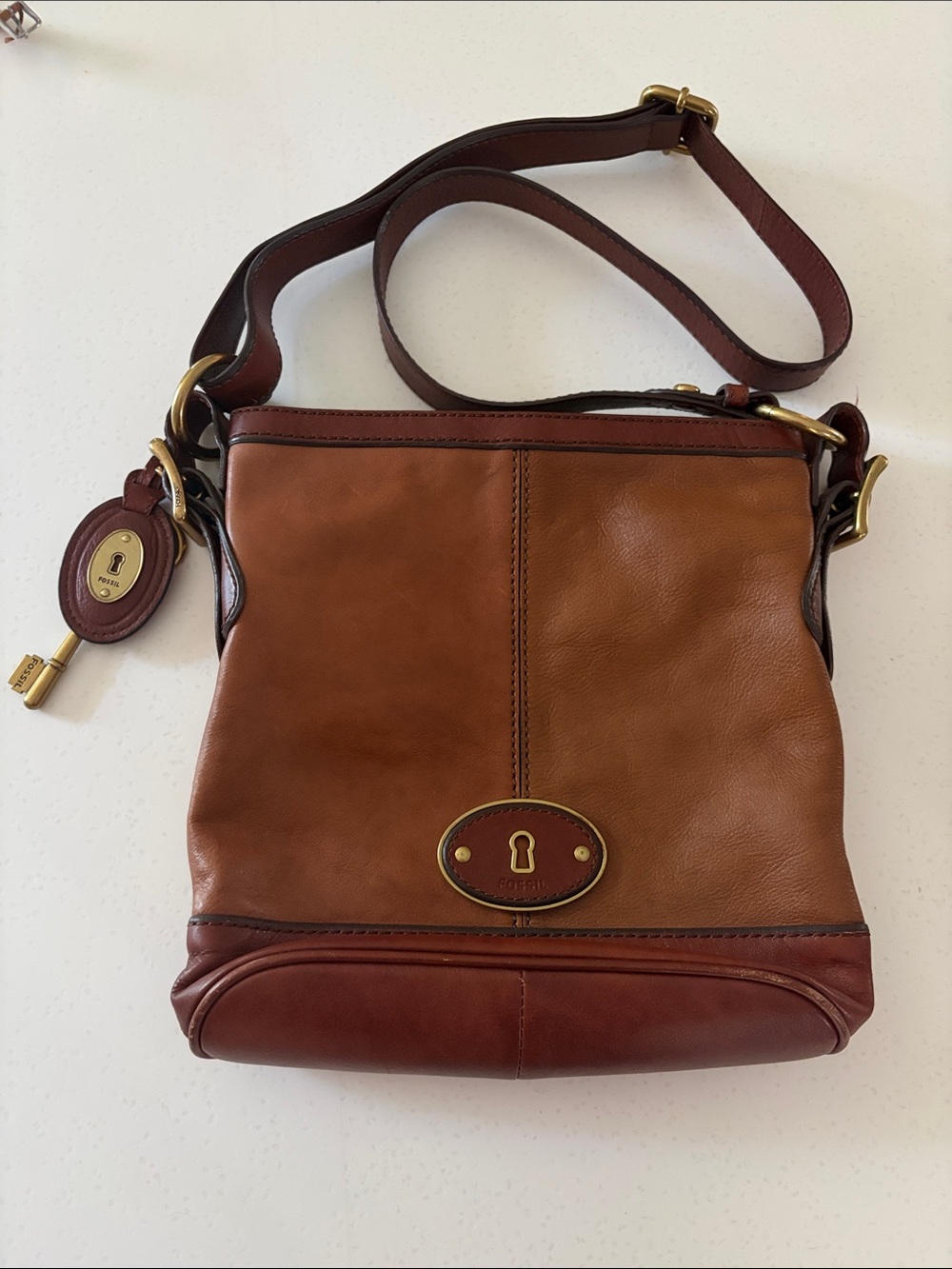 Vintage Fossil Two-Tone Brown Leather Shoulder Bag with Gold Hardware